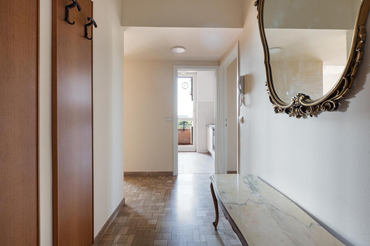 Milano - Roomy Apartment 300 M From M3 Affori Fn! Экстерьер фото